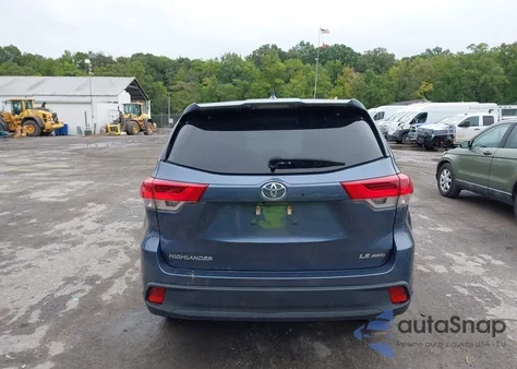 2018 Toyota Highlander Le Plus from USA, damaged, VIN 5TDBZRFH3JS878598